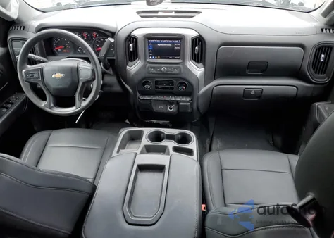 2020 Chevrolet Silverado C1500 z USA, uszkodzony, nr VIN 1GCRWAEHXLZ356191